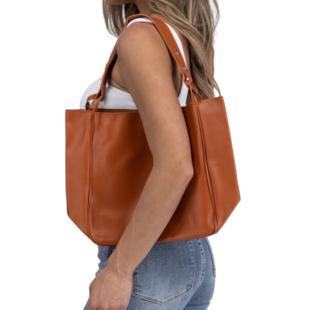 Simple Trendy Shoulder Bag / Purse, 11.5 X 5, Vegan Leather,‎ Snap Closure Camel